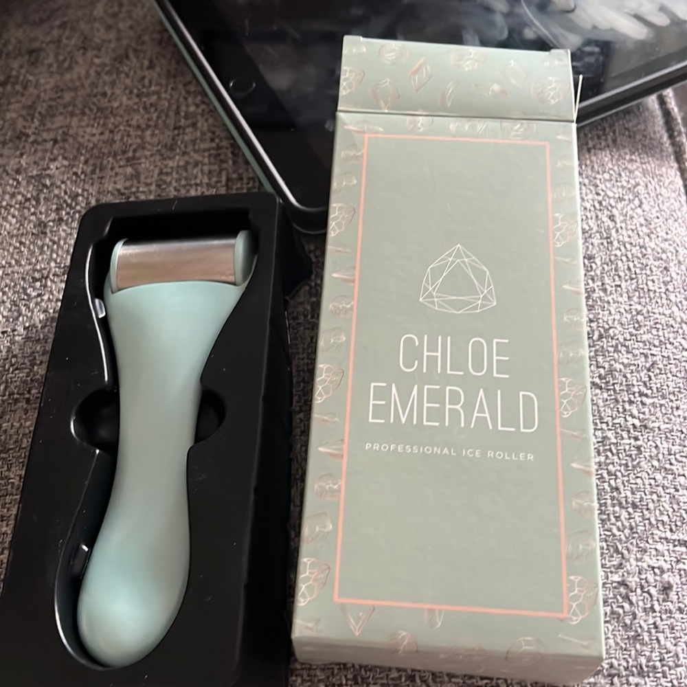 Chloe Emerald Ice Roller NIB